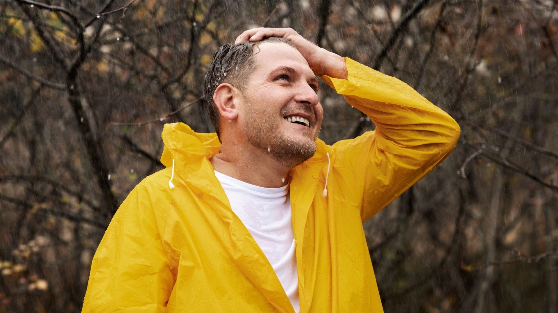 ДОГЛЯД ЗСЕРЕДИНИ: ЯК ЧОЛОВІКАМ ЗБЕРЕГТИ ЗДОРОВУ ШКІРУ ТА ВОЛОССЯ В ХОЛОДНИЙ СЕЗОН